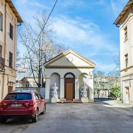 Small Cozy Attic Located Near City Center فيلنيوس