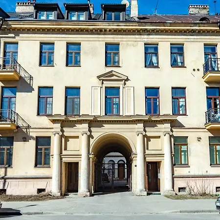 Apartment Small Cozy Attic Located Near City Center