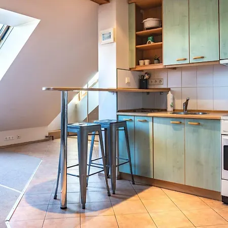 Apartamento Small Cozy Attic Located Near City Center *
