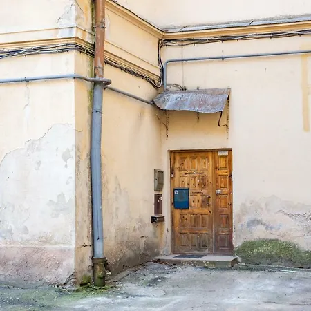 Small Cozy Attic Located Near City Center Apartamento *